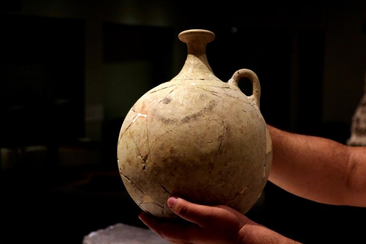 World's Oldest 'Smile Emoji' Unveiled: 3,700-Year-Old Treasure in Gaziantep Archaeology Museum