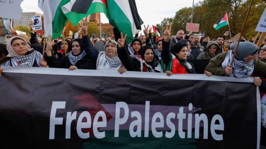 Thousands March in Berlin in Solidarity with Palestinians Amid Ongoing Israel-Palestine Conflict